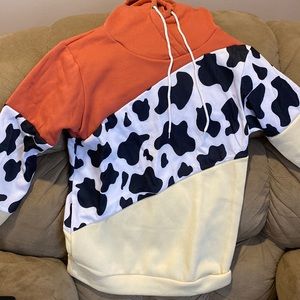 Medium cow print sweatshirt
